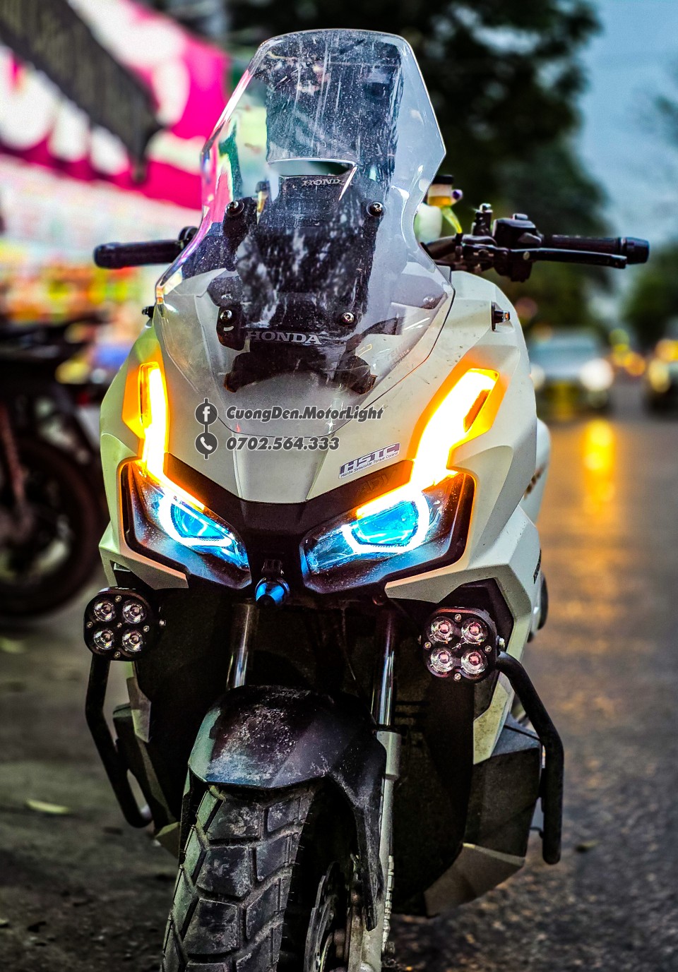Honda ADV160 nâng cấp ánh sáng khủng Siêu combo ánh sáng , 2 đèn bi cầu , 2 đèn trợ sáng , đèn xi nhan Audi