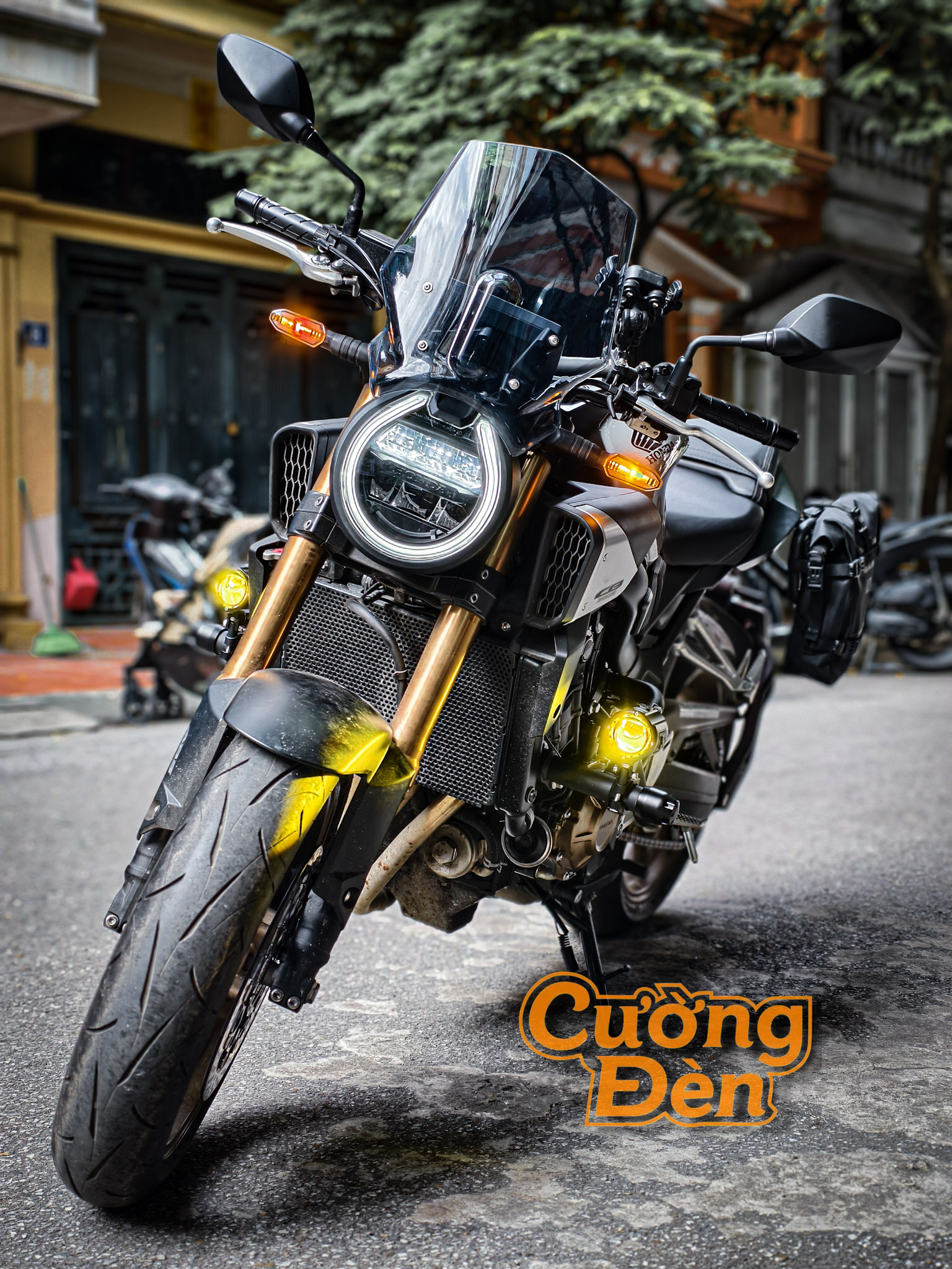 Honda CB650R Độ Đèn Trợ Sáng BMA T3s 140W: Tầm Chiếu Xa 500M, Lắp Đặt Gọn Gàng Khung Chống Đổ