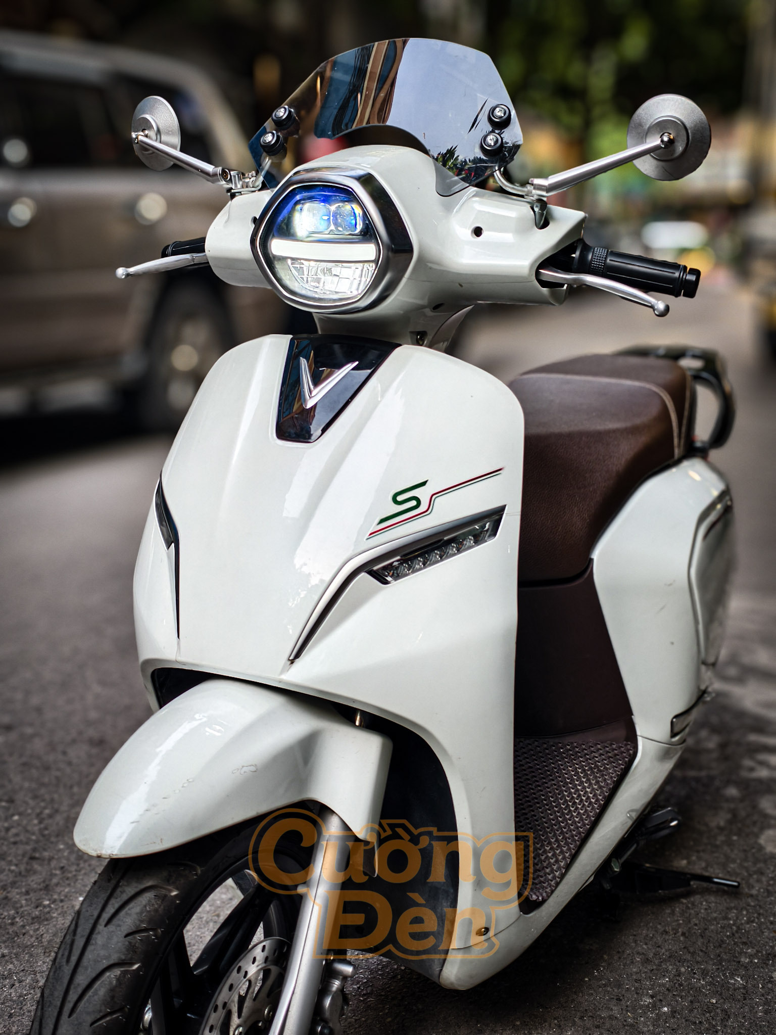 Xe Điện VinFast Klara : Nâng Cấp Bi Cầu AOZOOM EX2 65W – Giữ đèn zin