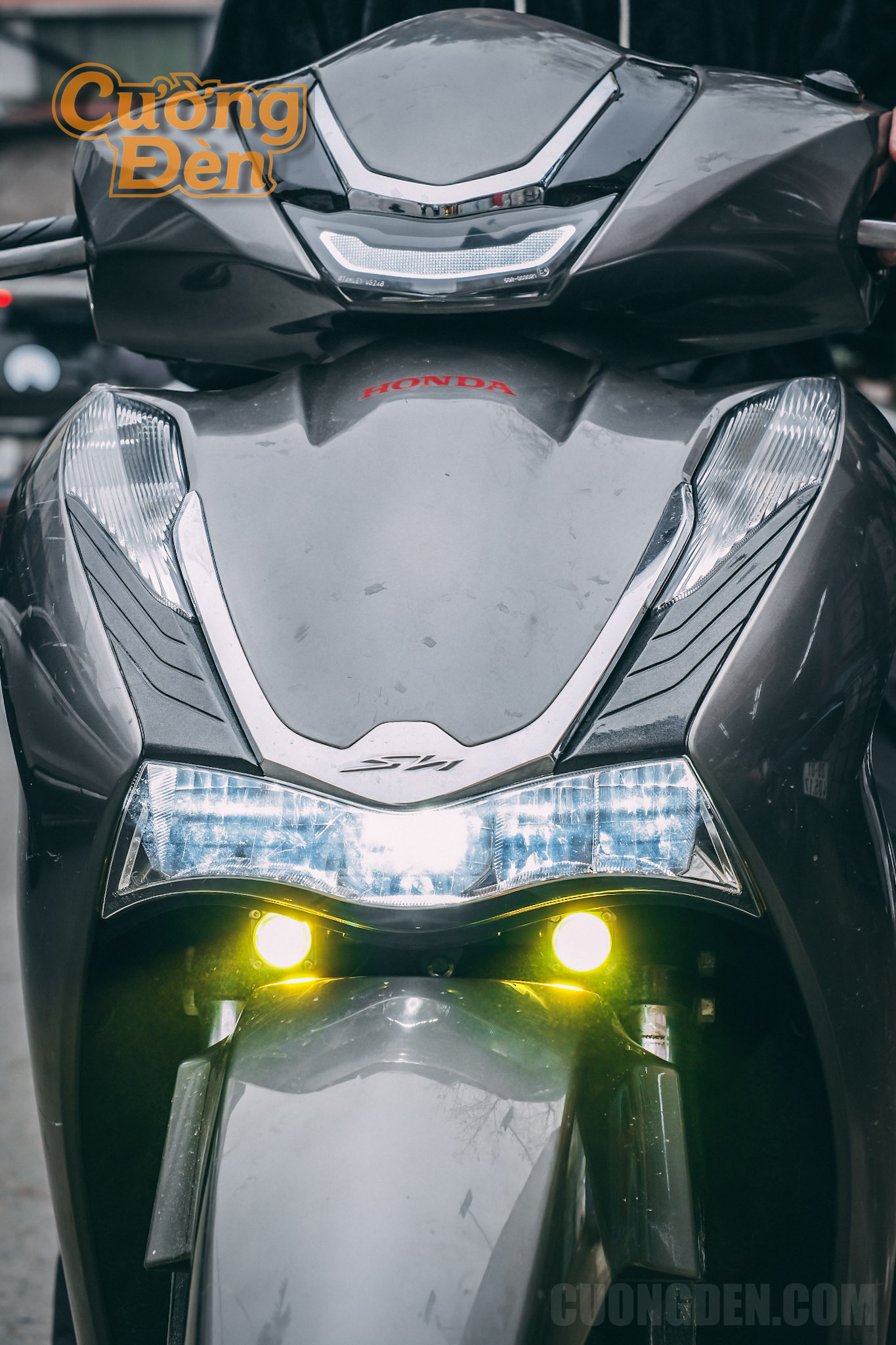 Honda SH 2025: Đèn Trợ Sáng M10 Ultra Chính Hãng – Cos Vàng/Pha Trắng