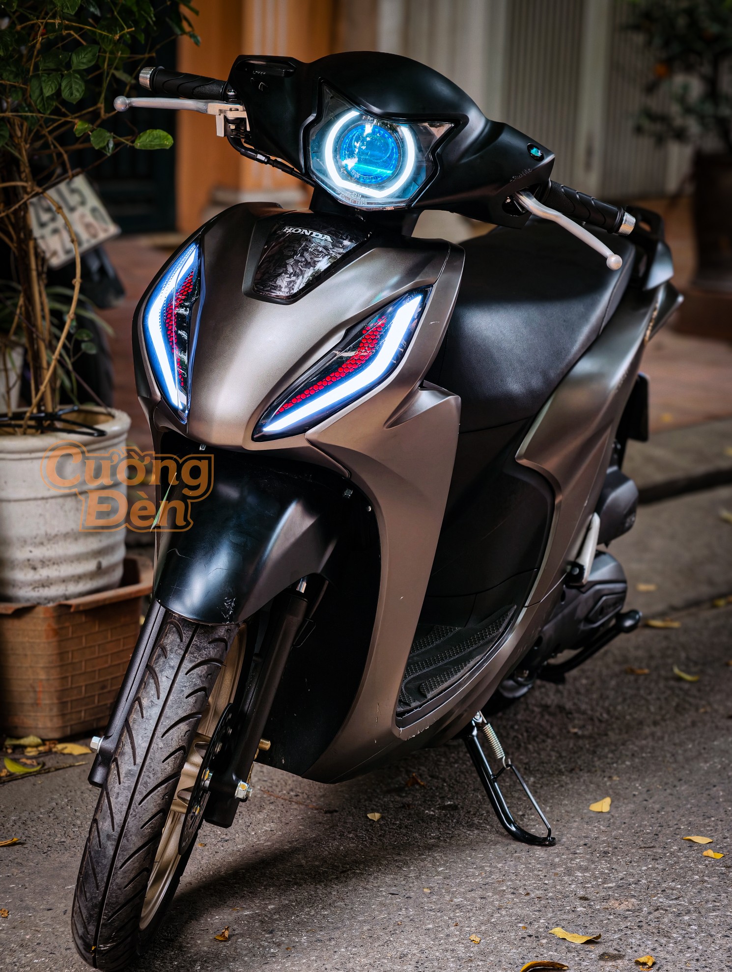 Honda Vision nâng cấp bi cầu Audi ánh sáng