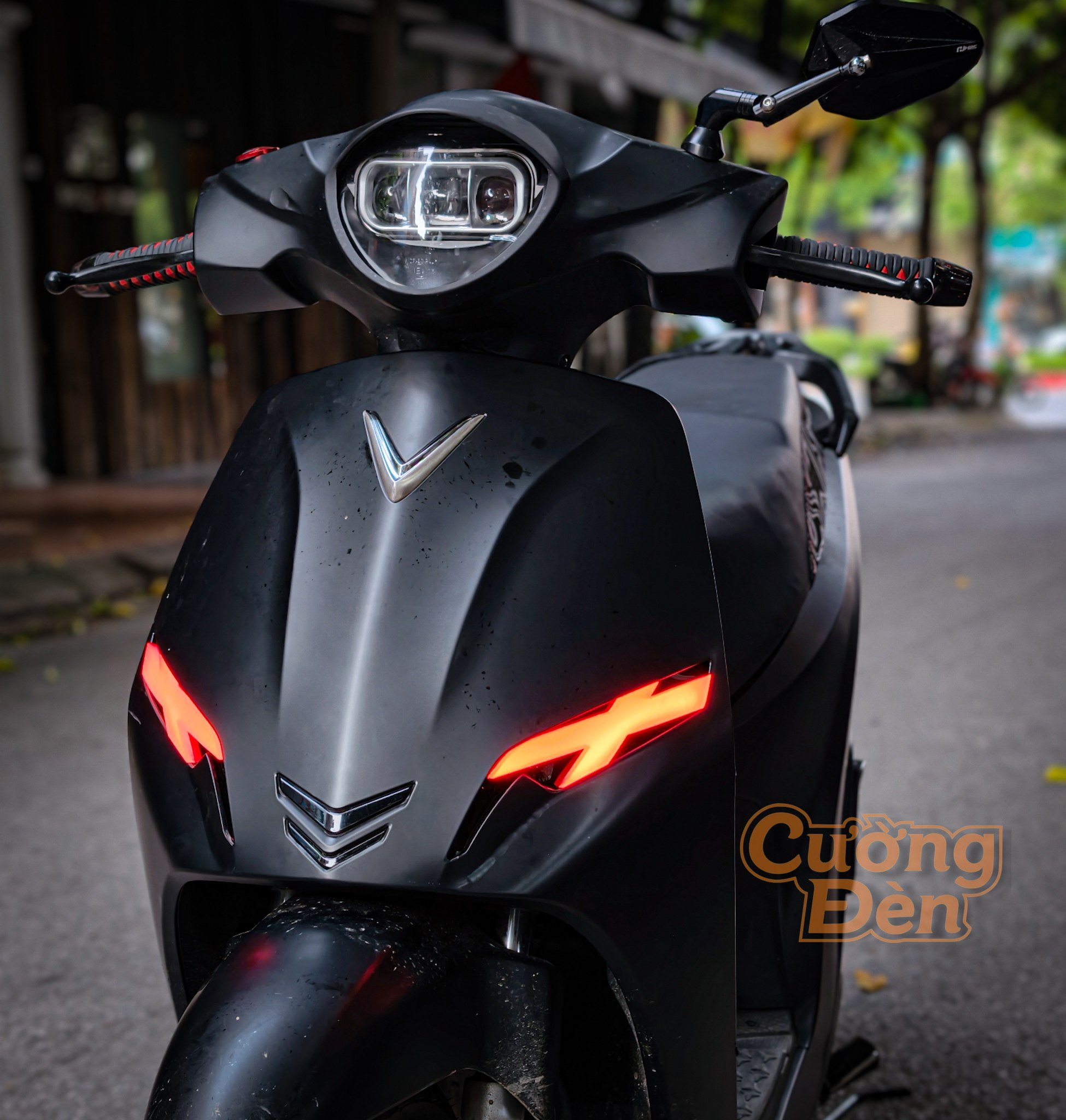 VinFast Feliz 2024–2026 lắp xi nhan Audi trước – 210 hiệu ứng qua app
