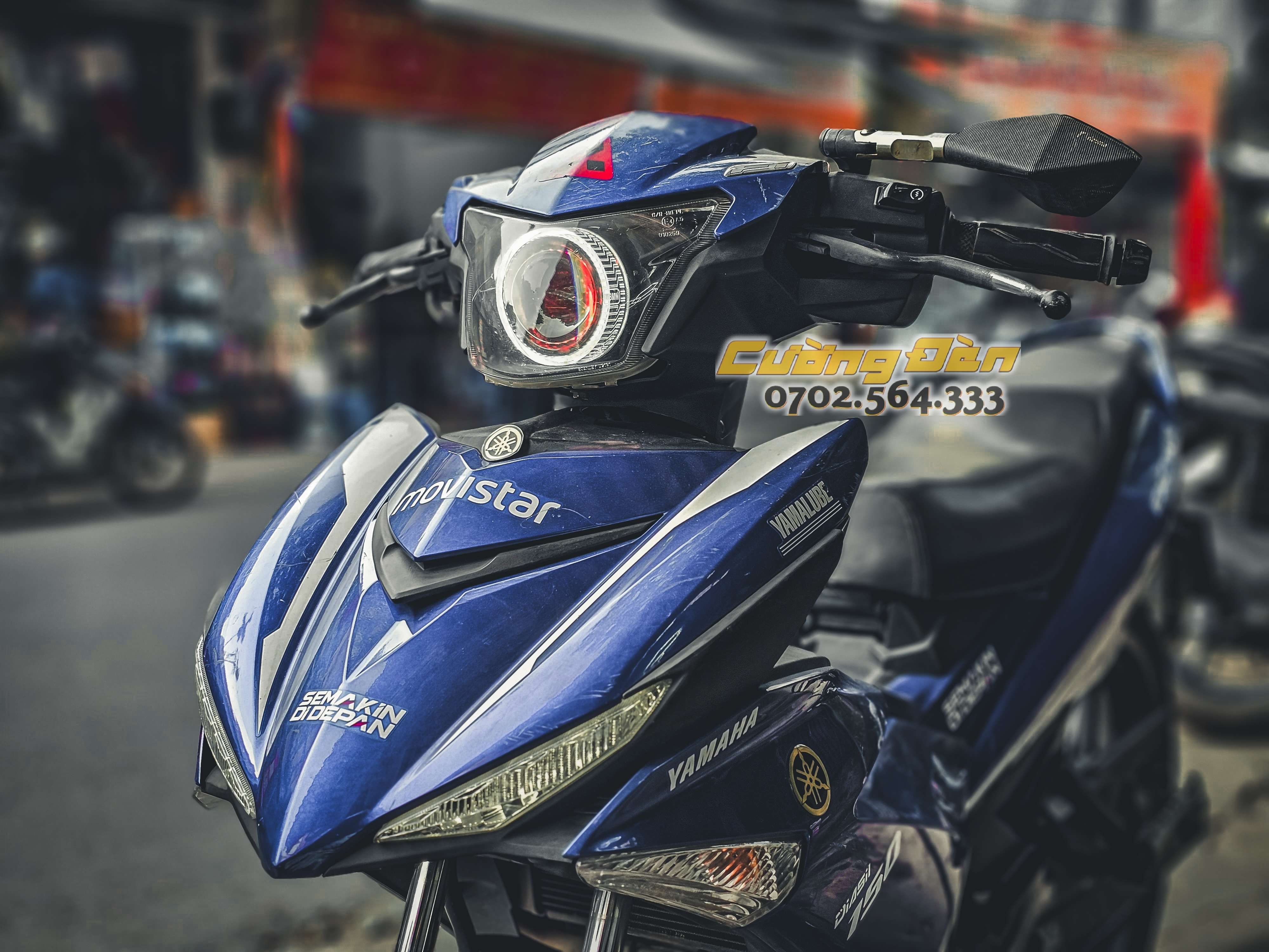 Yamaha Exciter 150 Độ Bi Cầu Siêu Sáng: Mắt Quỷ Đổi Màu APP, Vòng 3D Trắng & Lắp Đặt Giắc Cắm Zin